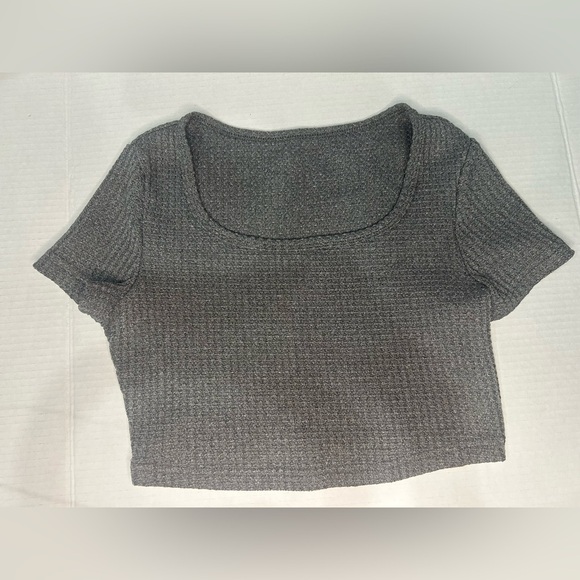 Gray Ribbed Knit Crop Top - Picture 3 of 4